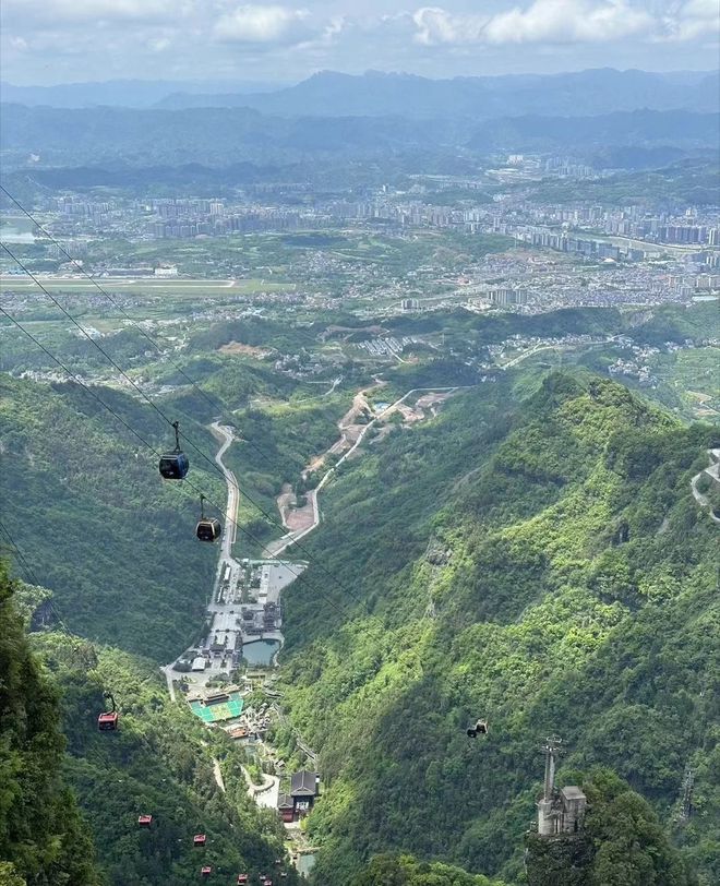 攻略：张家界尊享小包团三日一人价位凯发k8登录vip张家界跟团游精致